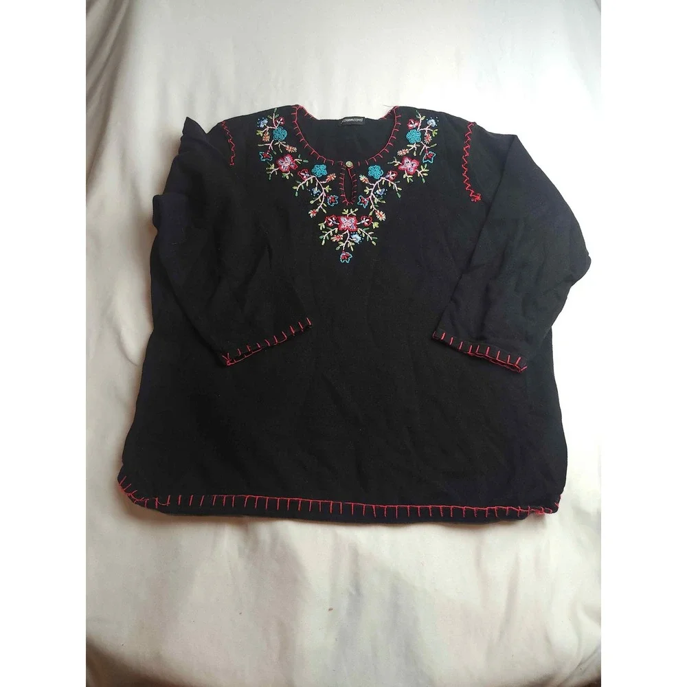 Jason Maxwell Black Floral Embroidered Keyhole Top Red Blanket Stitch Womens L